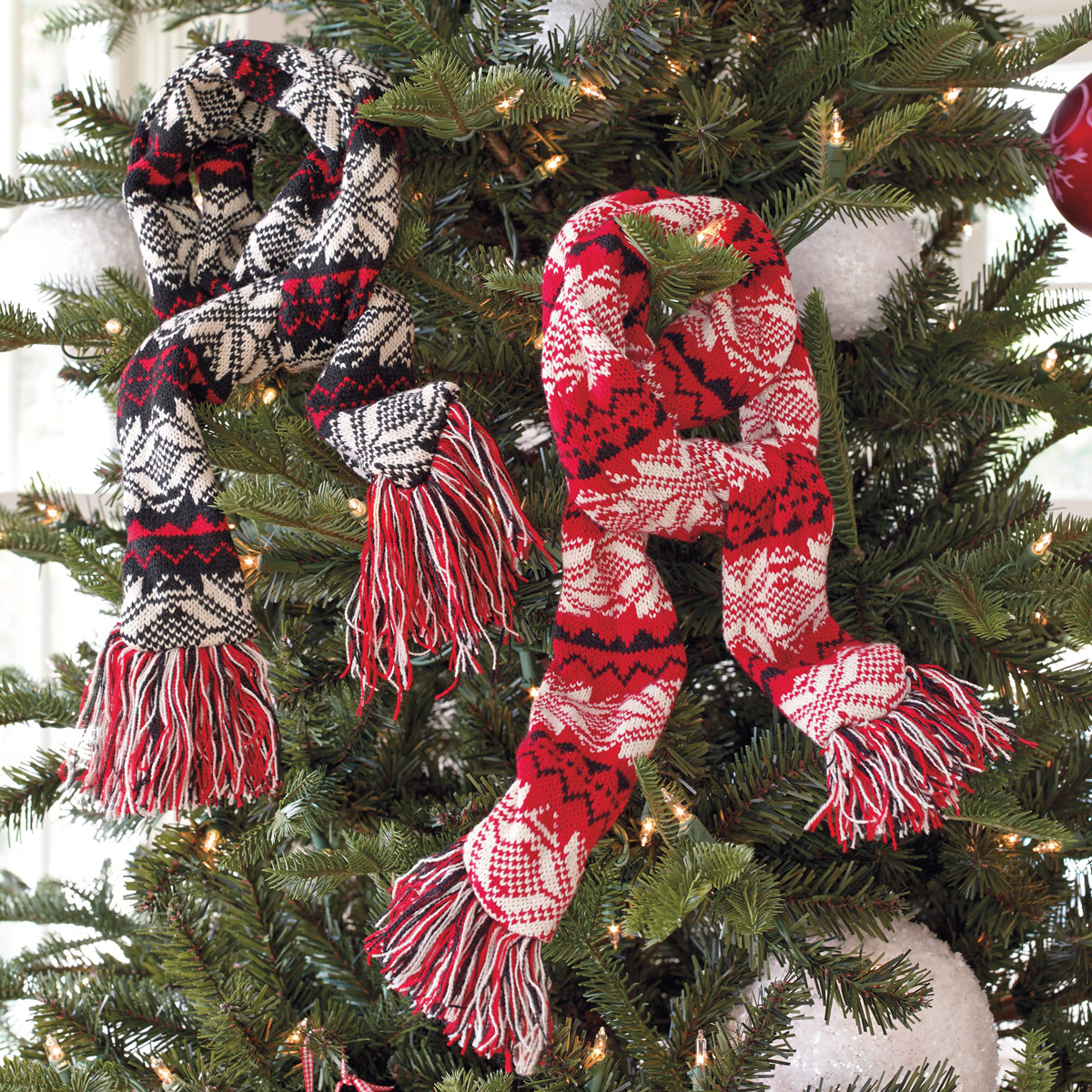 Knitted Scarf Ornaments - The Green Head