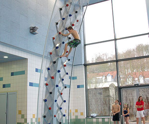 Aquaclimb Sport - Poolside Climbing Wall