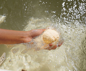 Bath Fizzies - Add Effervescent Bubbles and Moisturizers to a Bath
