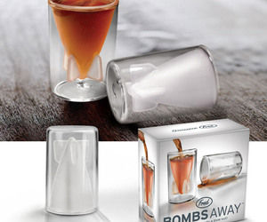 Gravity Magnetic Shot Glasses With Metal Tray
