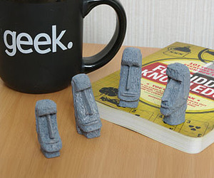 Desktop Heads of Easter Island