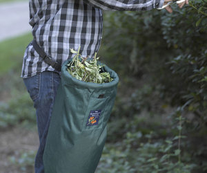 Gardener's Hollow Leg Tote - Hands-Free Pruning, Weeding and Harvesting