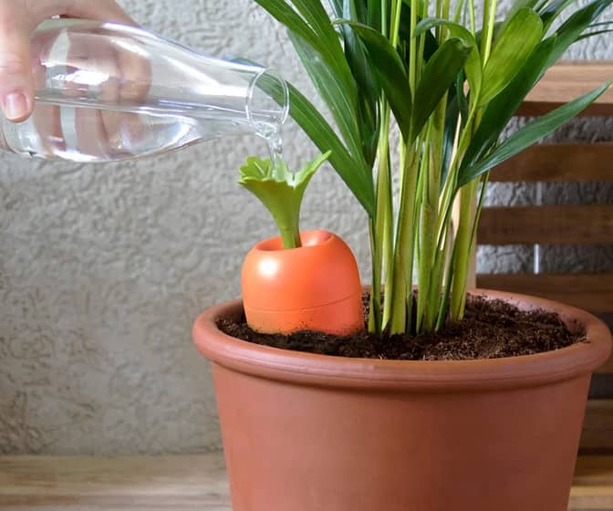 Giant Carrot Self-Watering Planter Spike