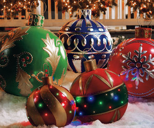 Giant Outdoor Lighted Ornaments