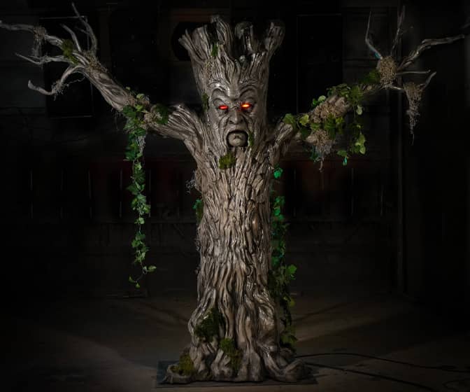 Gigantic Animatronic Talking Evil Tree - Stands Over 9.5 Ft Tall!