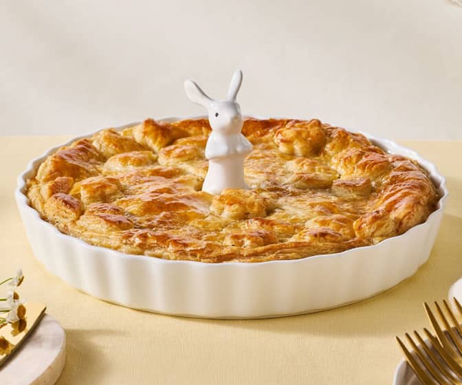 Le Creuset Bunny Pie Steam Vent