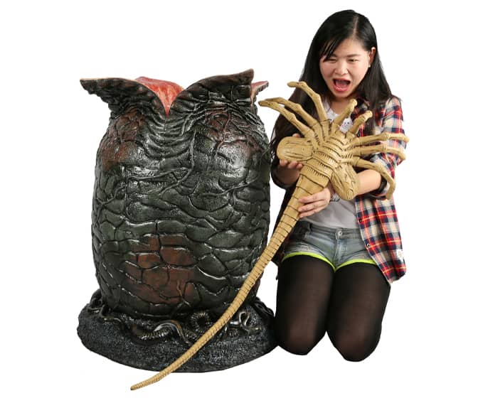Life-Sized ALIEN Egg and Facehugger Prop Replica