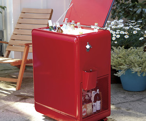 Retro Red Rolling Drink Cooler