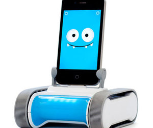 Romo - Interactive Smartphone Robot