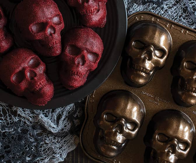 Skull Cakelet Pan - Make Skull-Shaped Cakes, Pizza Rolls, Ice, Jello, and More