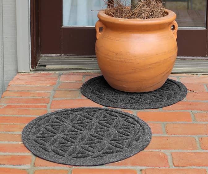 Waterhog Plant Mats - Hold Up to 1 Gallon of Water!