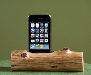 Woodtec Wooden Log - iPhone / iPod Docking Station