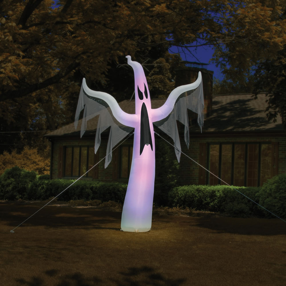 Massive 15 Foot Tall Inflatable Ghost | The Green Head