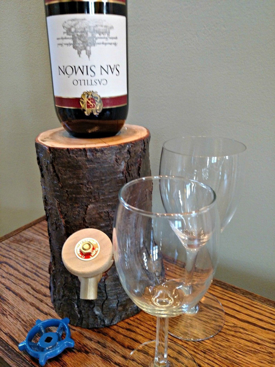 Rustic Log Wine / Liquor Dispensers The Green Head
