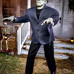 Gigantic Universal Monsters Frankenstein's Monster Animatronic Statue