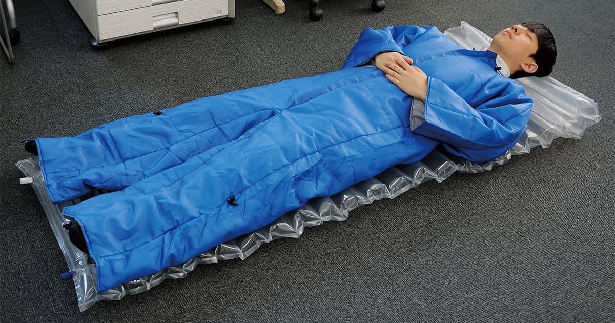 Wearable Sleeping Bag / Air Mattress Suit The Green Head