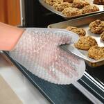 Bubble Wrap Oven Mitt