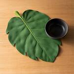 Faux Tropical Leaf Placemats and Table Runners