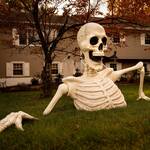 Giant Skeleton Groundbreaker Statue