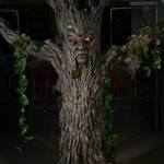 Gigantic Animatronic Talking Evil Tree - Stands Over 9.5 Ft Tall!