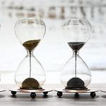 Magnetic Hourglass