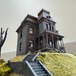 PSYCHO Bates House - Handmade Miniature Model Under a Glass Dome
