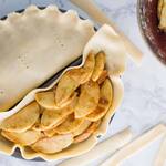 Split Decision Pie Pan - Bake Two Different Pies in One Pan!