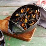 Staub Mussel Pot - Mussel-Shaped Enameled Cast Iron Shellfish Pot