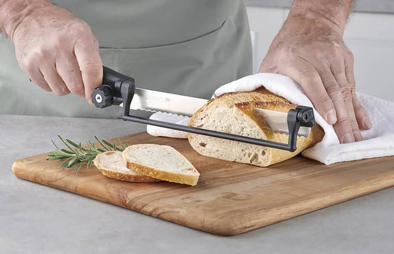 Perfect Slice Bread Knife With a BuiltIn Guide The Green Head