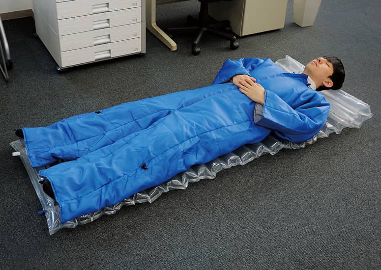 Wearable Sleeping Bag / Air Mattress Suit The Green Head
