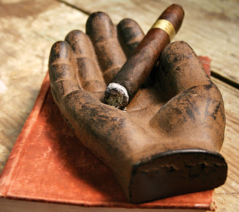 Stinky Cigar Ashtrays Box Pressed Ashtray Cast Iron Black