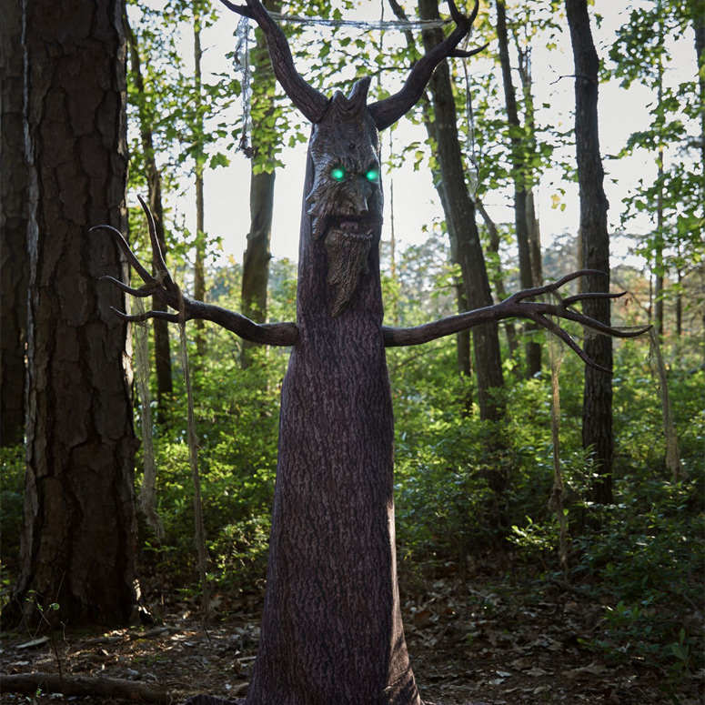 Deadly Roots - Giant Animatronic Haunted Tree