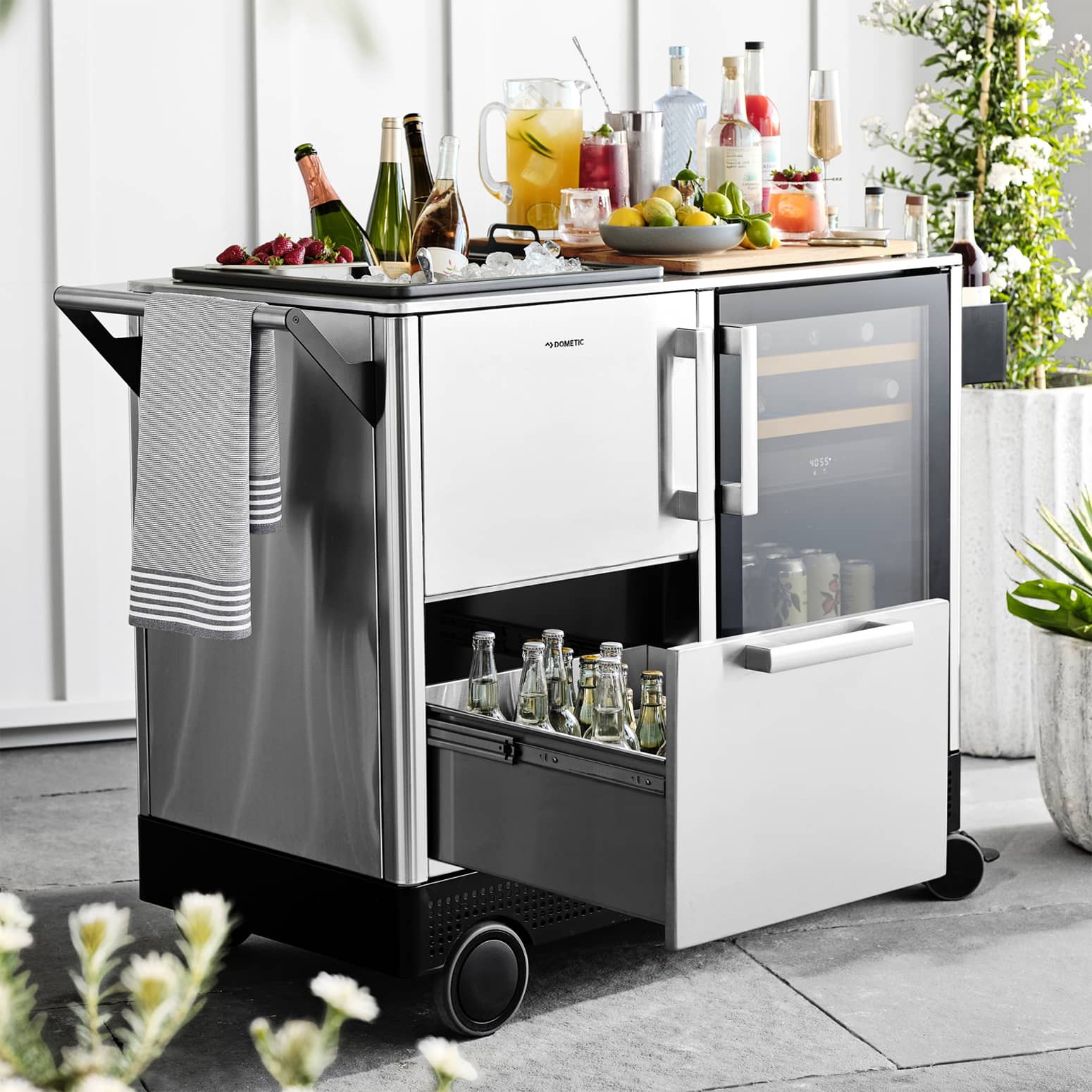 Dometic MoBar - The Ultimate Outdoor Mobile Bar Cart