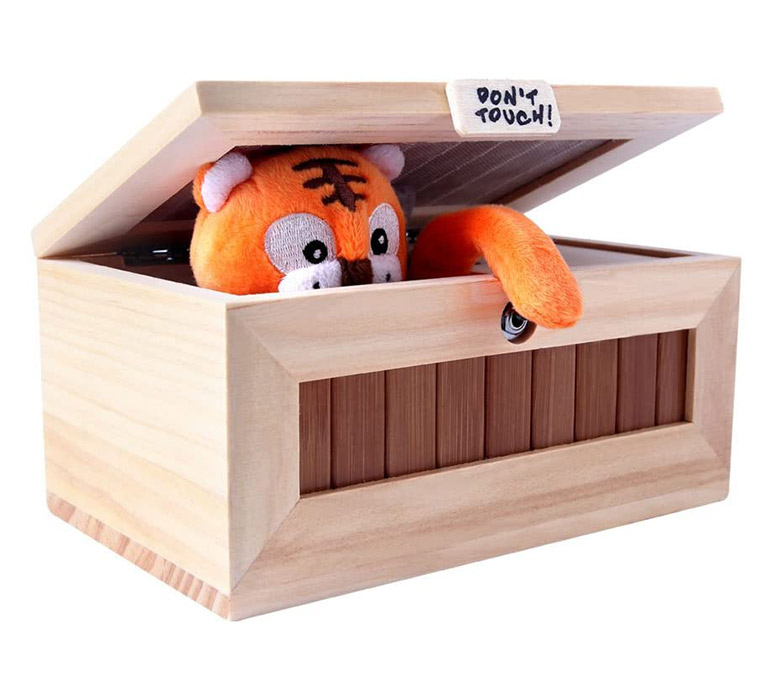 UK Wooden Useless Box Leave Me Alone Box Don't Touch Tiger Toy Gift with Sound 