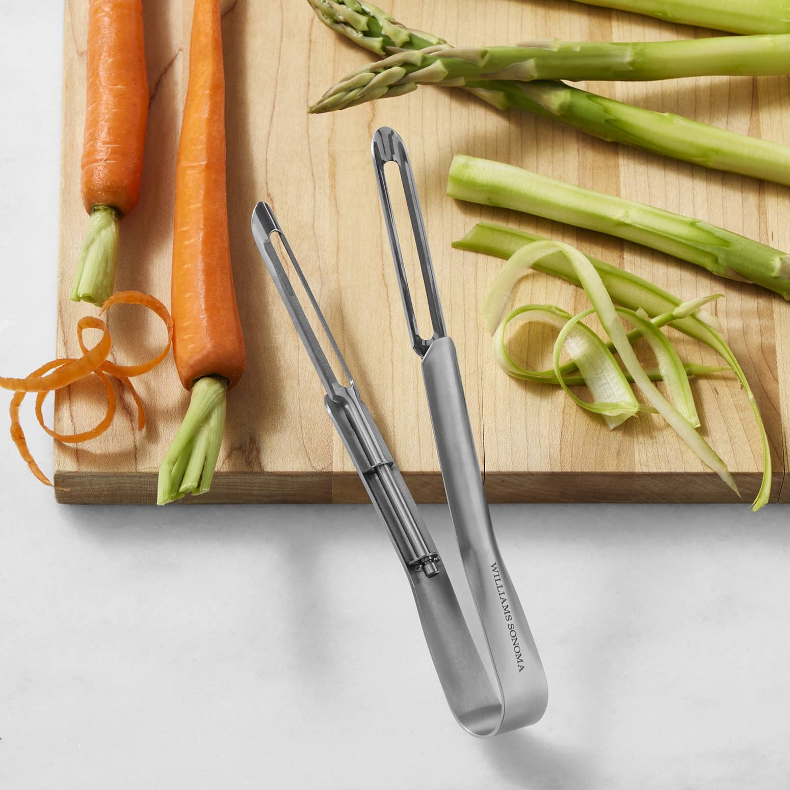 Double-Sided Vegetable Peeler for Carrots, Asparagus, and Cucumbers