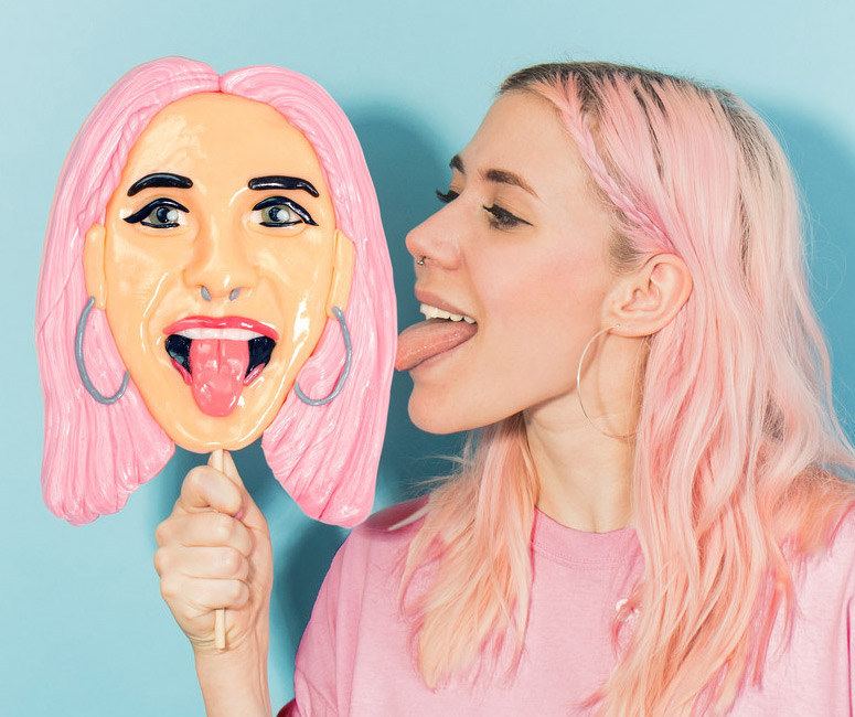 Face Licker - Personalized Lifesize Lollipop Heads