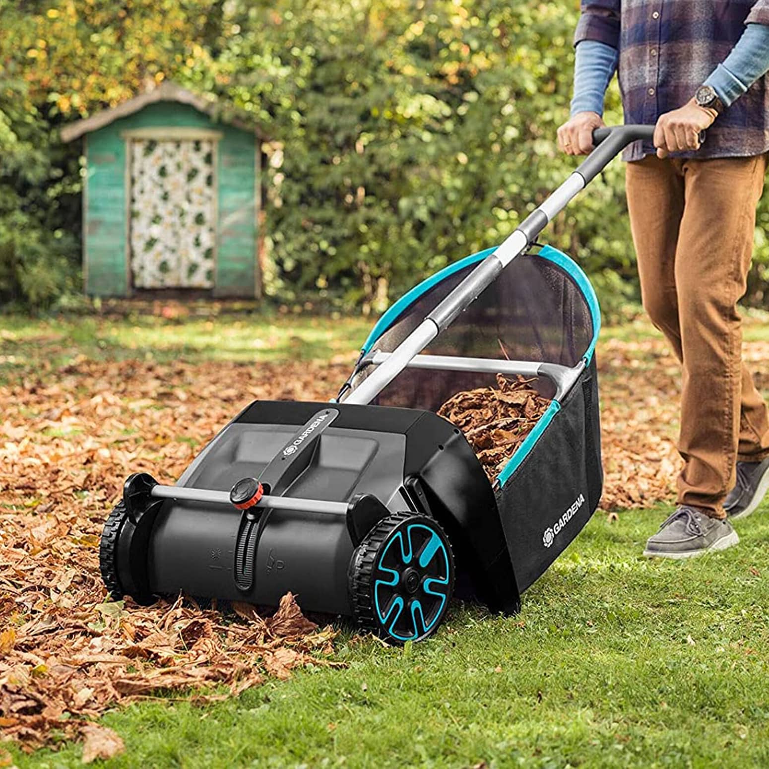 Gardena Leaf Collecting Lawn Sweeper