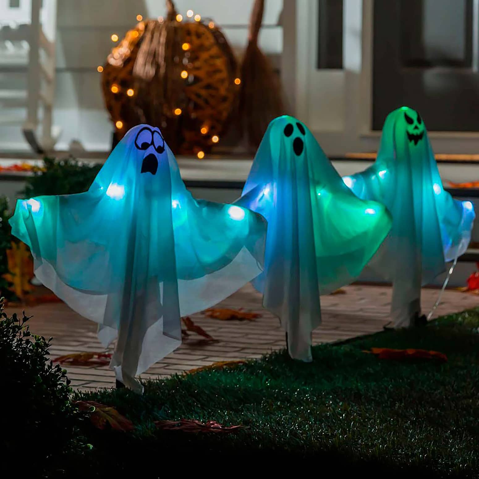 Light-Up Ghost Trio Pathway Markers