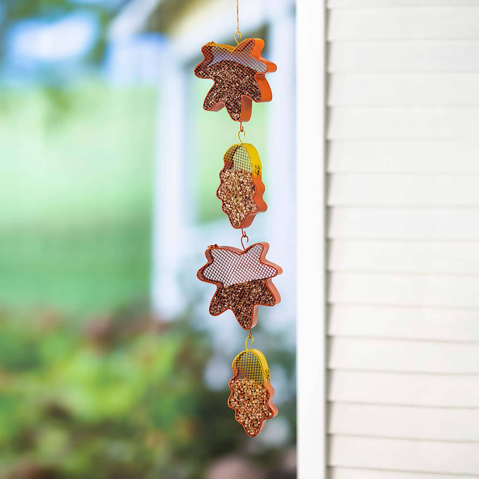 Metal Mesh Colorful Autumn Leaves Hanging Bird Feeder