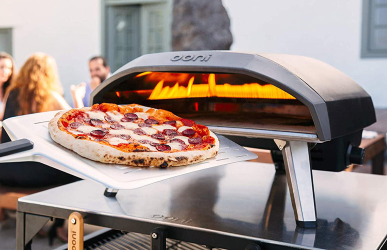 Ooni Koda 16 - Portable Outdoor Pizza Oven Bakes in Only 60 Seconds!