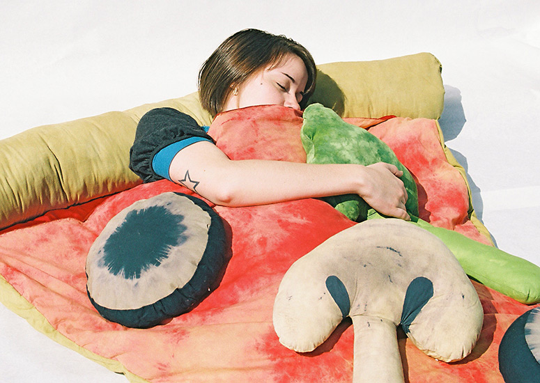 Details about   Pillowfort Children's Pizza Slice Snuggly Wrap/Sleeping Bag 