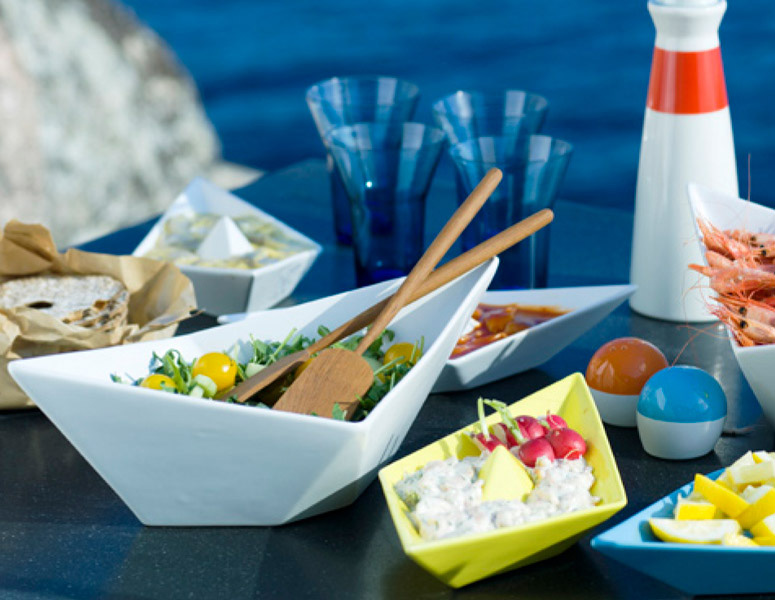 Sagaform Paper Boat Serving Bowl with Teak Oar Utensils 