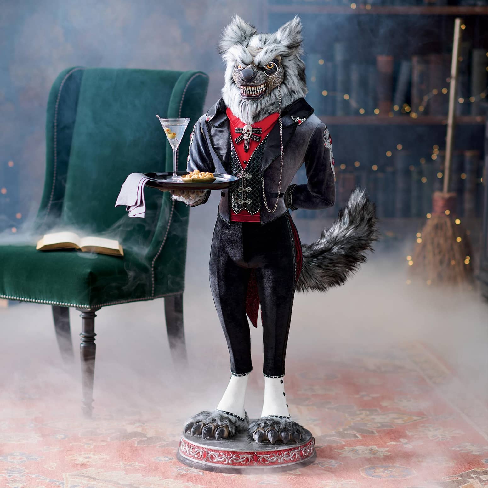 Sharp-Dressed Werewolf Butler / Server